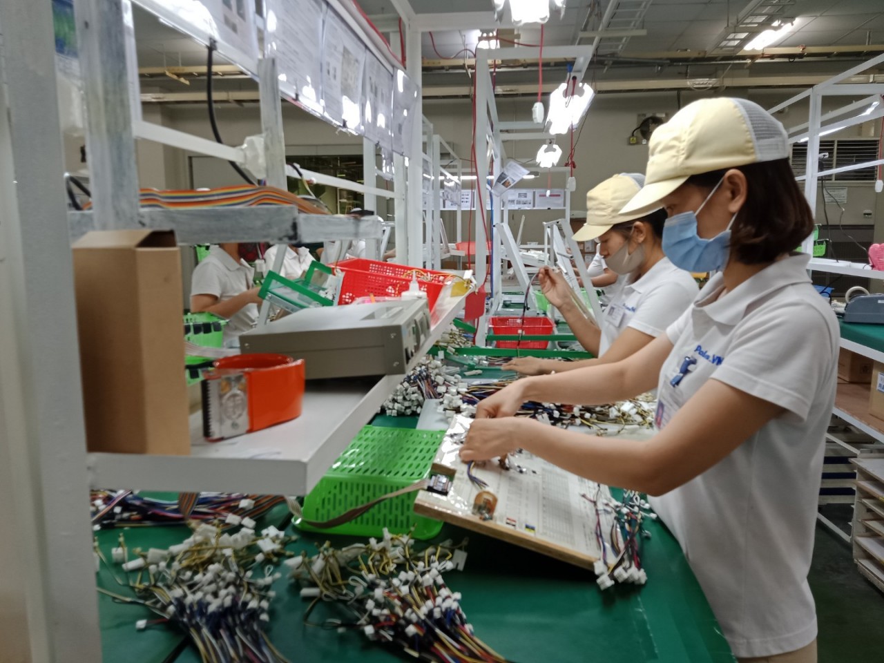 Bộ Tài chính tiếp tục xem xét nâng ngưỡng doanh thu tính thuế với hộ kinh doanh