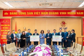 Vinachem cam kết tài trợ toàn bộ hóa chất khử khuẩn và xử lý nguồn nước sau mưa lũ cho các tỉnh miền Trung và Tây Nguyên