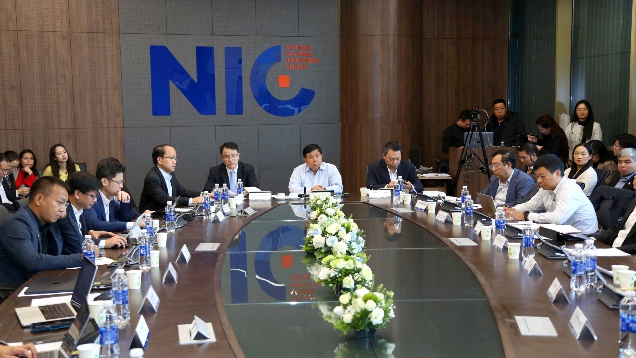 Việt Nam cần làm gì để phát triển nhanh các ngành công nghệ chiến lược trong 1 - 2 năm tới?