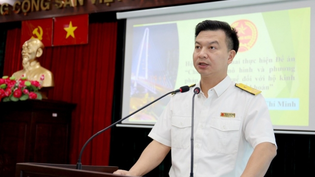 Cán bộ Thuế TP. Hồ Chí Minh sẽ đồng hành cùng từng hộ kinh doanh khi chuyển đổi