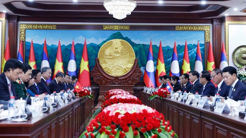 Tổng Bí thư Tô Lâm chứng kiến trao các văn kiện hợp tác Việt Nam - Lào
