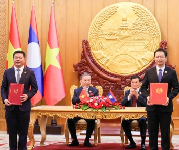Việt Nam - Lào ký kết hợp tác phát triển chuỗi công nghiệp và năng lượng
