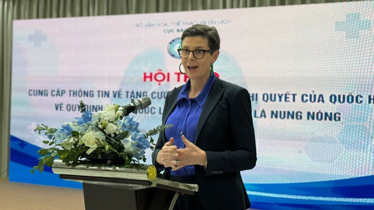 Tuyệt đối cấm thuốc lá điện tử, thuốc lá nung nóng - Ích nước lợi dân