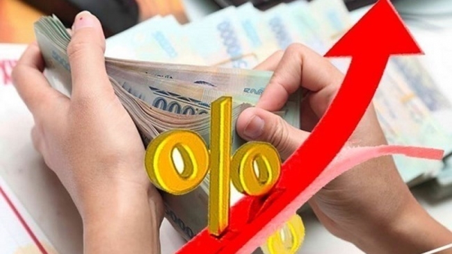 Room tín dụng "kẹt" cuối năm, ngân hàng rầm rập tăng lãi suất
