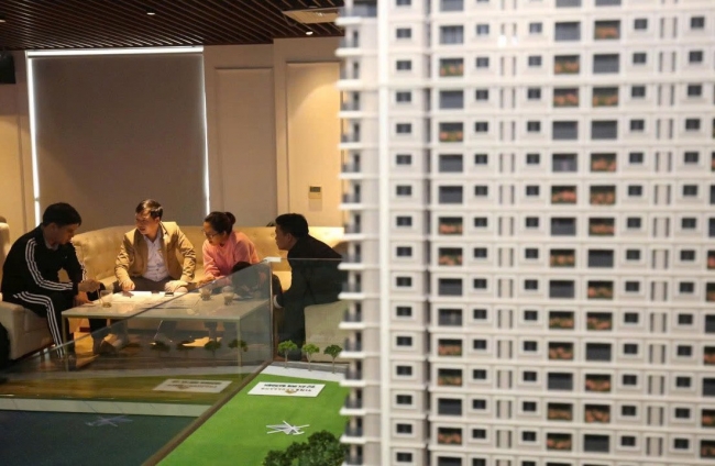 Bất động sản Hà Nội bão hòa, dòng tiền dịch chuyển tìm kiếm thị trường mới