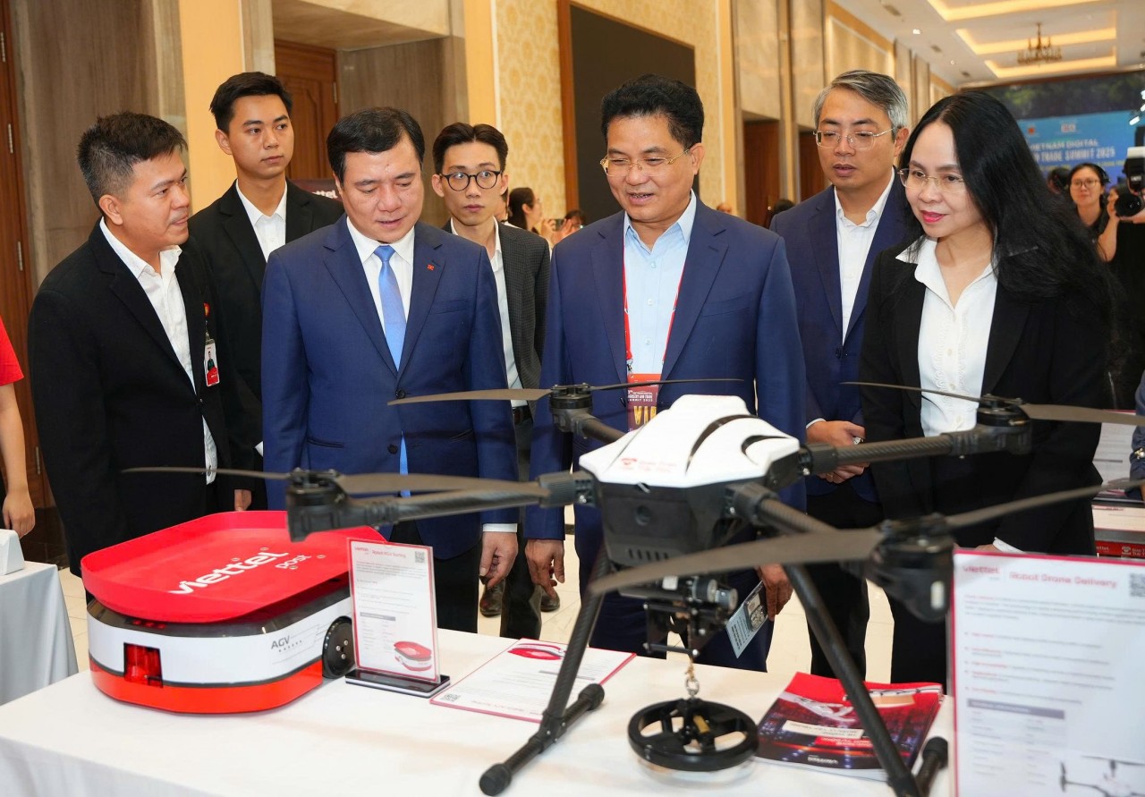 Chuyển đổi kép: Số hóa chuỗi cung ứng - Xanh hóa tăng trưởng