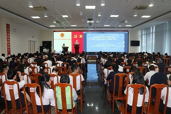 Thuế TP. Đà Nẵng tổ chức bồi dưỡng kỹ năng giao tiếp, ứng xử trong thi hành công vụ