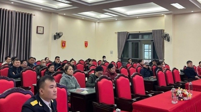 Thuế cơ sở 4 tỉnh Lạng Sơn tổ chức tuyên truyền, hướng dẫn hộ kinh doanh