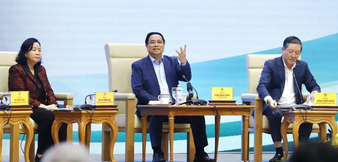 Rà soát, ban hành cơ chế hỗ trợ người nông dân ứng dụng khoa học công nghệ