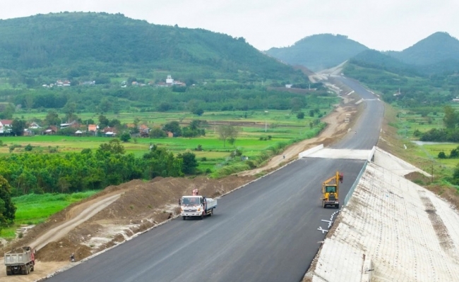 Hoàn thành, thông xe kỹ thuật 3.188 km đường bộ cao tốc vào ngày 19/12/2025