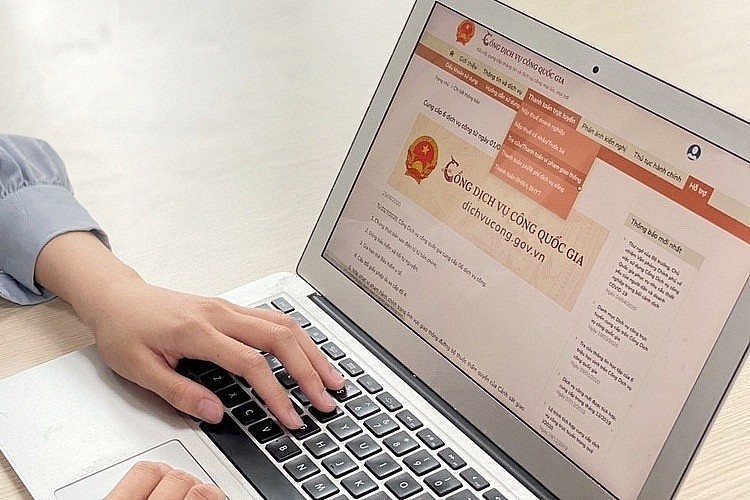 Ngân hàng Nhà nước chính thức cung cấp 32 dịch vụ công trực tuyến toàn trình Ngân hàng Nhà nước chính thức cung cấp 32 dịch vụ công trực tuyến toàn trình