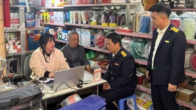 Thuế tỉnh Lai Châu chủ động nhiều giải pháp hỗ trợ hộ kinh doanh chuyển đổi từ thuế khoán sang kê khai