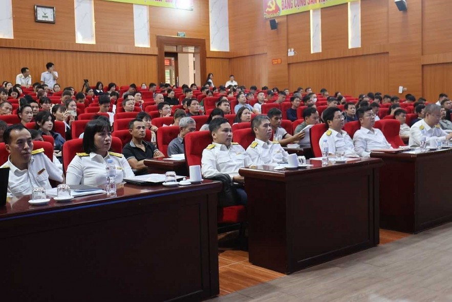 Thuế tỉnh Lai Châu chủ động nhiều giải pháp hỗ trợ hộ kinh doanh chuyển đổi từ thuế khoán sang kê khai