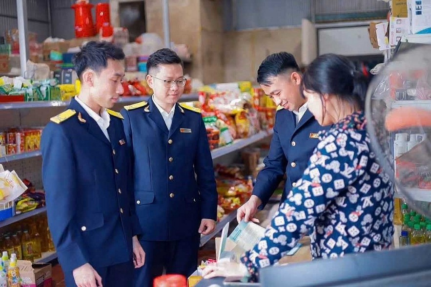 Thuế tỉnh Lai Châu chủ động nhiều giải pháp hỗ trợ hộ kinh doanh chuyển đổi từ thuế khoán sang kê khai