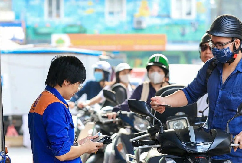 Giá xăng dầu đầu năm 2026 vẫn “giằng co” ở vùng thấp