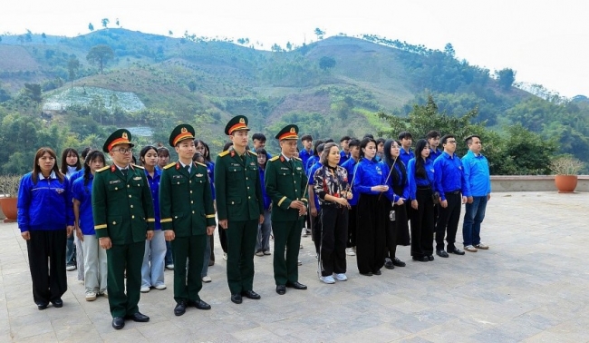 Hành trình về nguồn hun đúc bản lĩnh chính trị của đoàn viên thanh niên Vụ I, Bộ Tài chính