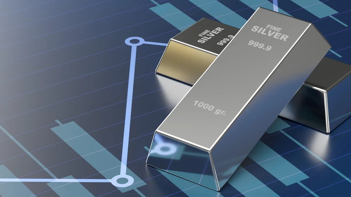 Ngày 24/12: Giá bạc tiếp tục tăng mạnh