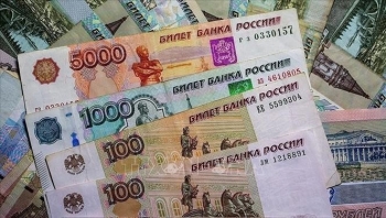 Đồng ruble tăng mạnh nhất hơn 30 năm, đứng đầu trong các đồng tiền trên thế giới