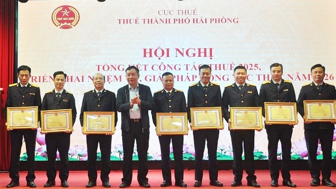 Thuế TP. Hải Phòng thu ngân sách lần đầu tiên đạt mốc 100.000 tỷ đồng