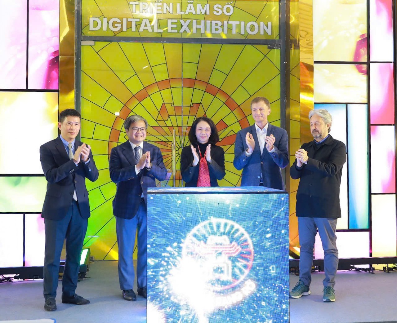 Không gian triển lãm số “Hà Nội Rạng Rỡ - Ánh sáng và Di sản”