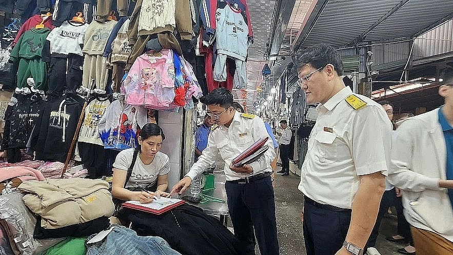 Thuế TP. Hải Phòng đạt mục tiêu chuyển đổi từ thuế khoán sang kê khai với hộ kinh doanh Thuế TP. Hải Phòng đạt mục tiêu chuyển đổi từ thuế khoán sang kê khai với hộ kinh doanh