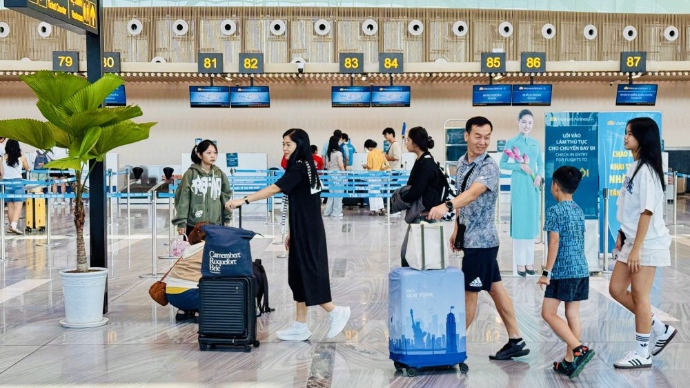 Giá vé máy bay tăng vọt, nhiều chặng "cháy vé" dịp nghỉ Tết Dương lịch 2026