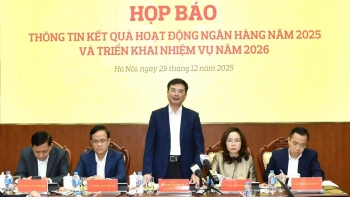 Tín dụng áp sát 18%, huy động chậm nhịp, đẩy áp lực lãi suất dồn về cuối năm