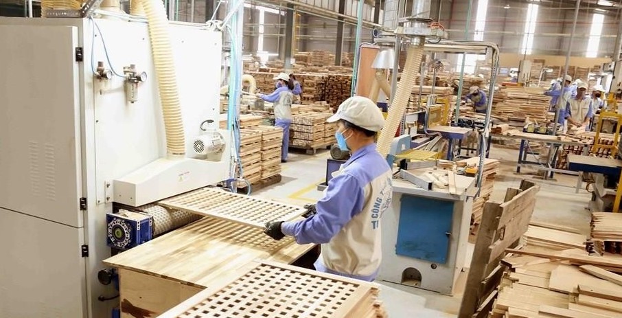 Năm 2025, lâm sản xuất siêu hơn 14,8 tỷ USD