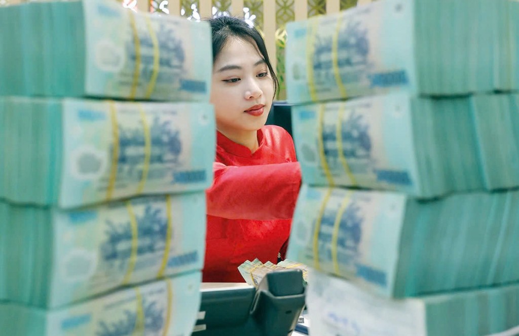 Ngân hàng lớn giữ nhịp khi dòng tín dụng "bơm" thêm 2,8 triệu tỷ đồng