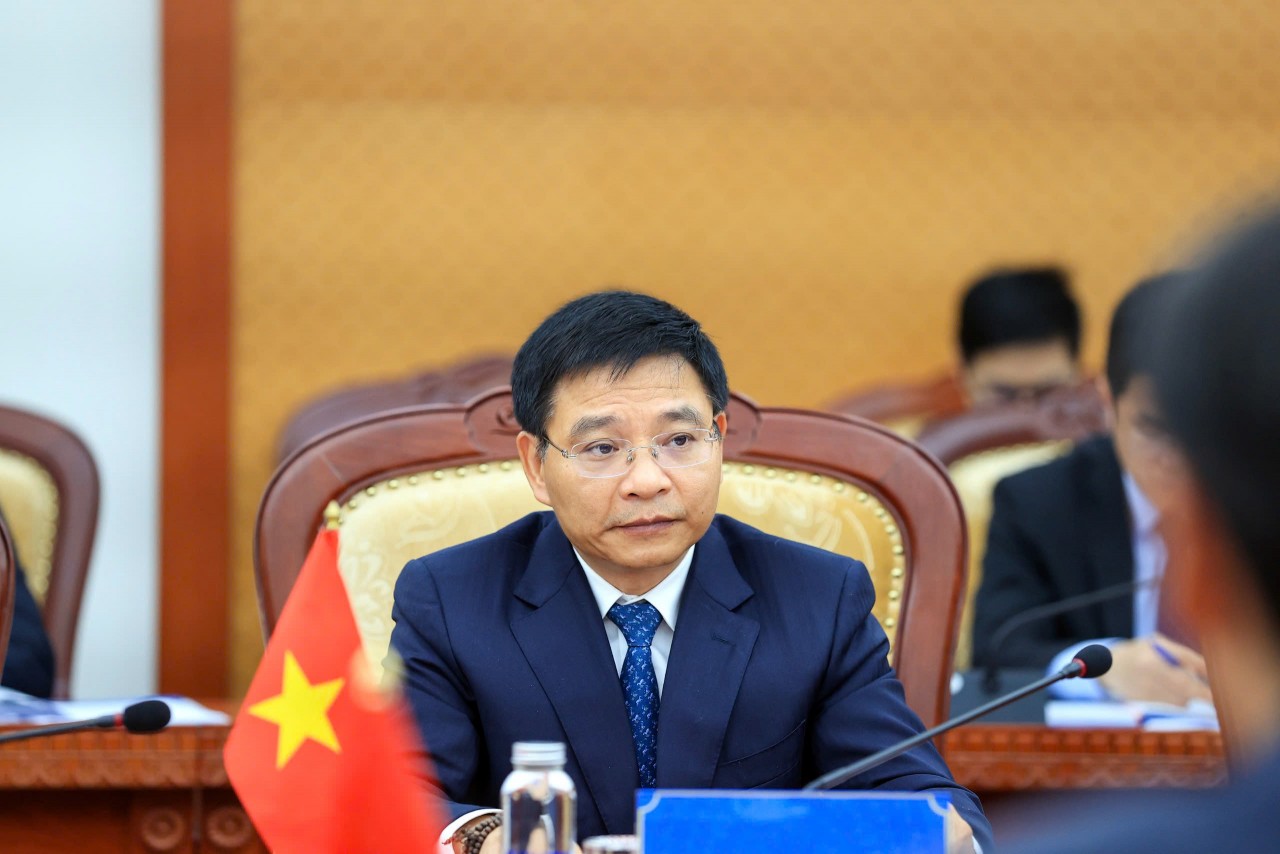 Bộ trưởng Nguyễn Văn Thắng tiếp đại sứ Trung Quốc tại Việt Nam Hà Vĩ Bộ trưởng Nguyễn Văn Thắng tiếp đại sứ Trung Quốc tại Việt Nam Hà Vĩ