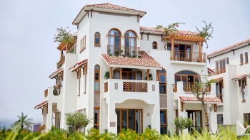 Giấc mơ biển cả trong khung cửa Casa