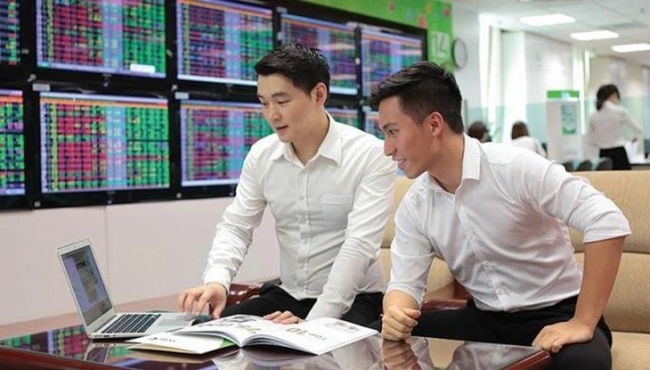 Những quy định mới về hành nghề chứng khoán