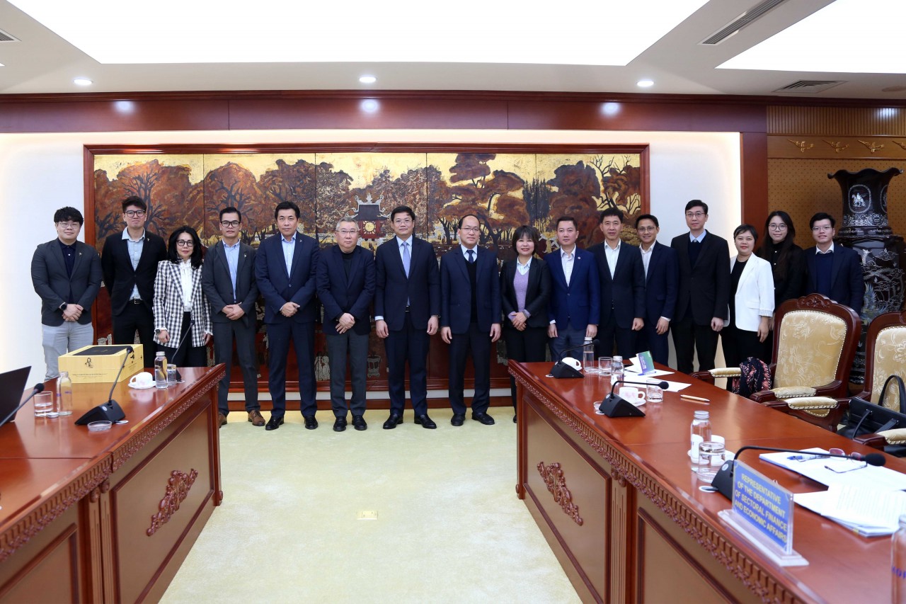 Thứ trưởng Bộ Tài chính Nguyễn Đức Tâm tiếp Phó Chủ tịch Thường trực Tập đoàn Dassault Systèmes Thứ trưởng Bộ Tài chính Nguyễn Đức Tâm tiếp Phó Chủ tịch Thường trực Tập đoàn Dassault Systèmes