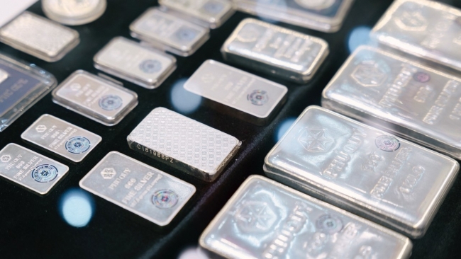 Ngày 8/1: Giá bạc quay đầu giảm sau đợt tăng nóng kỷ lục