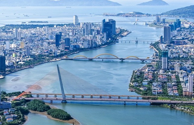 Chủ tịch Đà Nẵng yêu cầu xử lý dứt điểm cơ sở nhà, đất dôi dư sau sắp xếp bộ máy