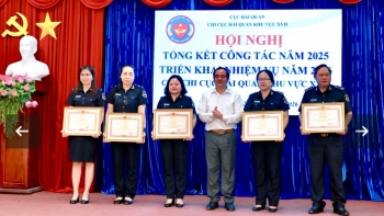 Hải quan khu vực XVII: Nhiều tập thể, cá nhân được khen thưởng