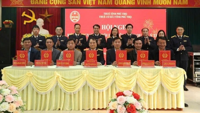 Thuế cơ sở 3 tỉnh Phú Thọ ký kết quy chế phối hợp quản lý thuế với 17 xã