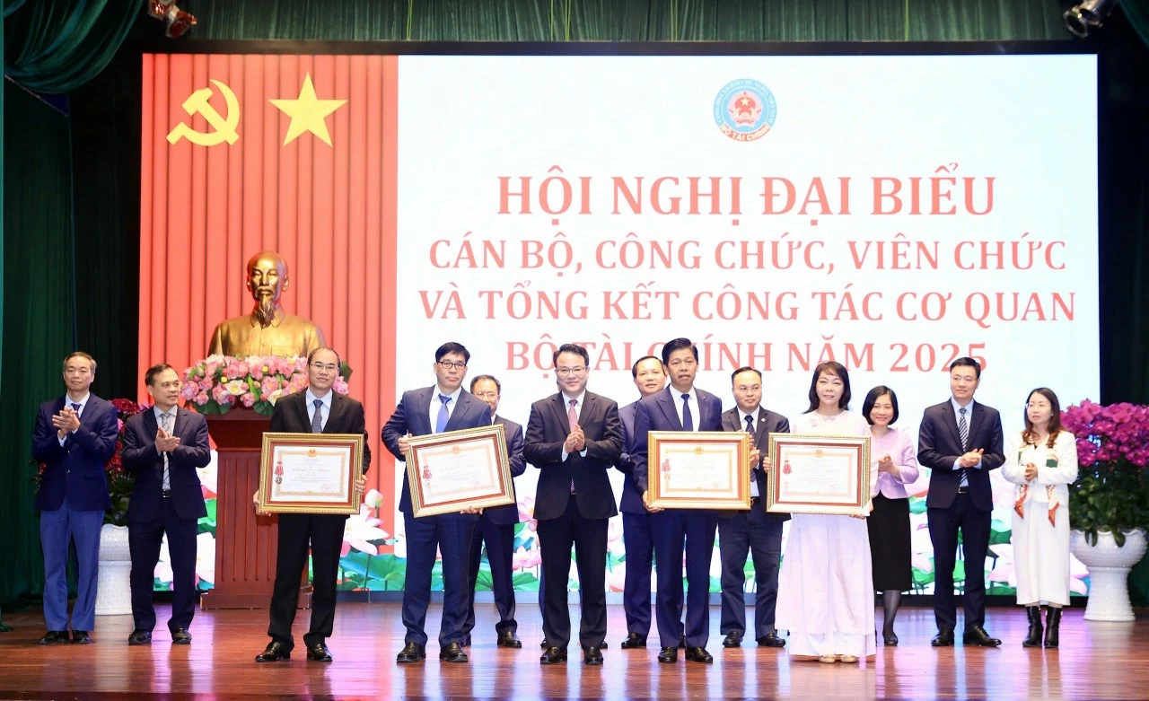 Cán bộ, công chức, viên chức Bộ Tài chính thi đua hoàn thành xuất sắc nhiệm vụ năm 2026 Cán bộ, công chức, viên chức Bộ Tài chính thi đua hoàn thành xuất sắc nhiệm vụ năm 2026
