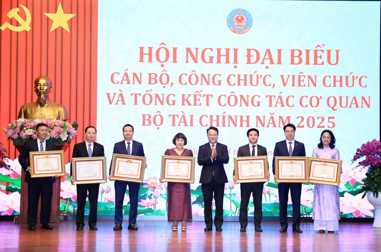 Cán bộ, công chức, viên chức Bộ Tài chính thi đua hoàn thành xuất sắc nhiệm vụ năm 2026 Cán bộ, công chức, viên chức Bộ Tài chính thi đua hoàn thành xuất sắc nhiệm vụ năm 2026