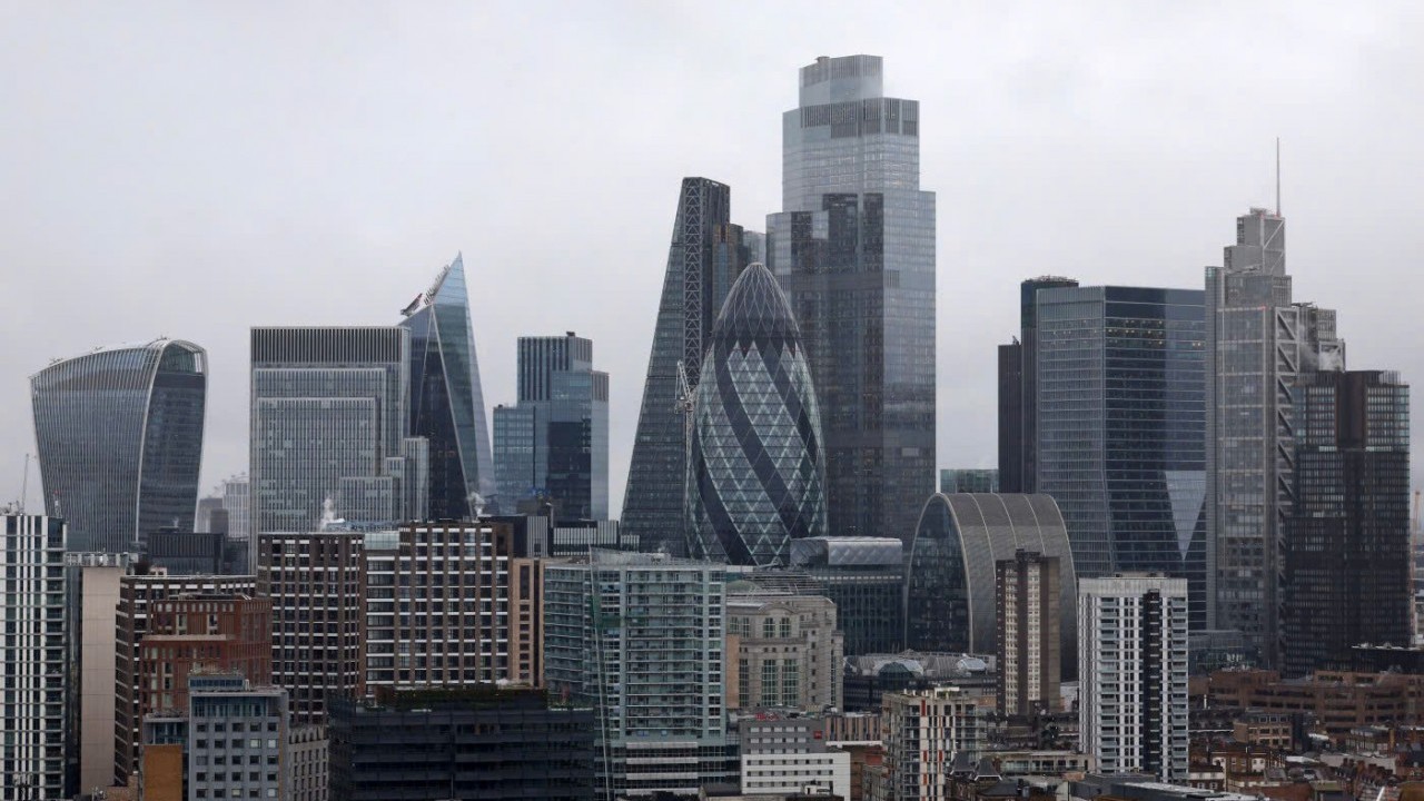 Nền kinh tế Anh tăng trưởng vượt dự kiến