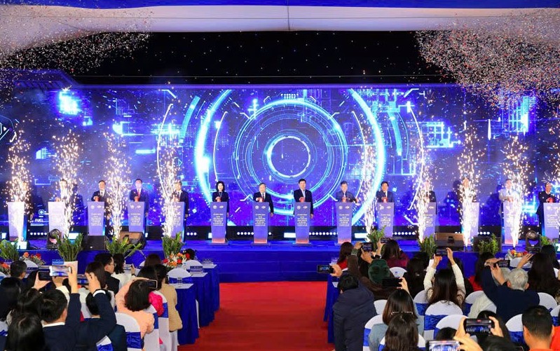 tu dau an dai hoi xiii den tam nhin dai hoi xiv mo ra chang duong phat trien but pha cua dat nuoc