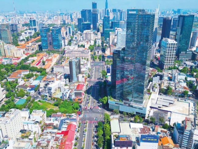 TP. Hồ Chí Minh: Tăng trưởng 2 con số và bài toán chuyển đổi mô hình tăng trưởng