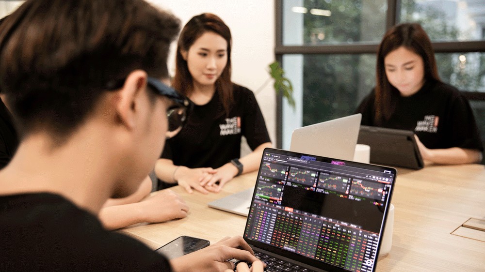 Chứng khoán phái sinh ngày 21/1: Hút mạnh dòng tiền, chênh lệch thu hẹp khi VN30 điều chỉnh