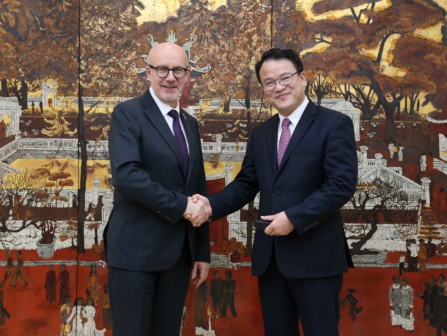 Việt Nam - Vương quốc Anh hợp tác hoàn thiện các cơ chế vận hành Trung tâm Tài chính quốc tế