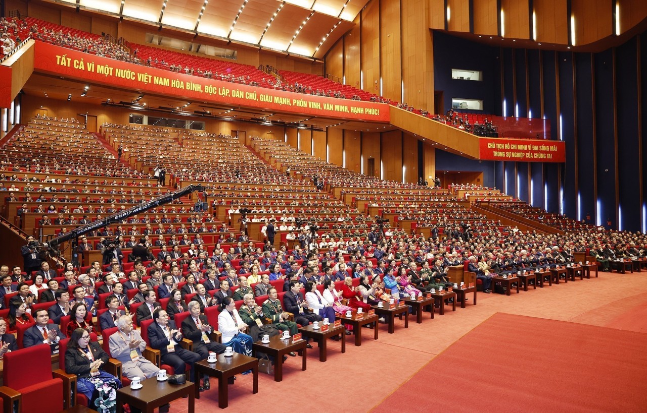 Thông qua Nghị quyết Đại hội đại biểu toàn quốc lần thứ XIV của Đảng