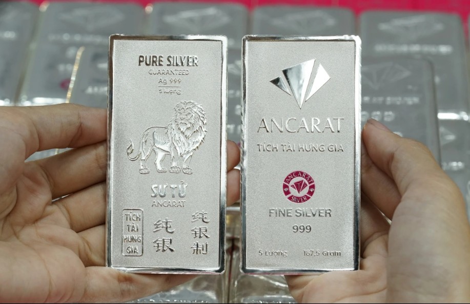 Ngày 25/1: Giá bạc thiết lập mức cao kỷ lục mới