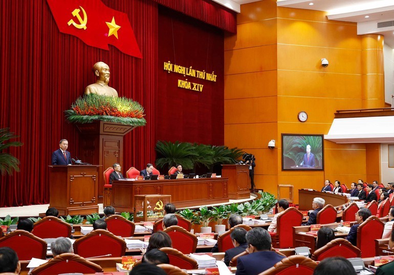 Chỉ thị của Bộ Chính trị về nghiên cứu, học tập, quán triệt, tuyên truyền và triển khai thực hiện Nghị quyết Đại hội XIV của Đảng