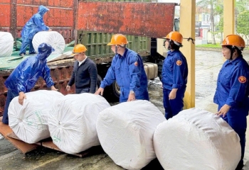 Chi cục Dự trữ Nhà nước khu vực IX cùng người dân vượt qua khó khăn