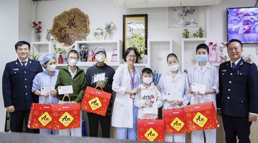 undefined Hải quan lan tỏa xuân nhân ái đến cộng đồng dịp Tết Nguyên đán 2026