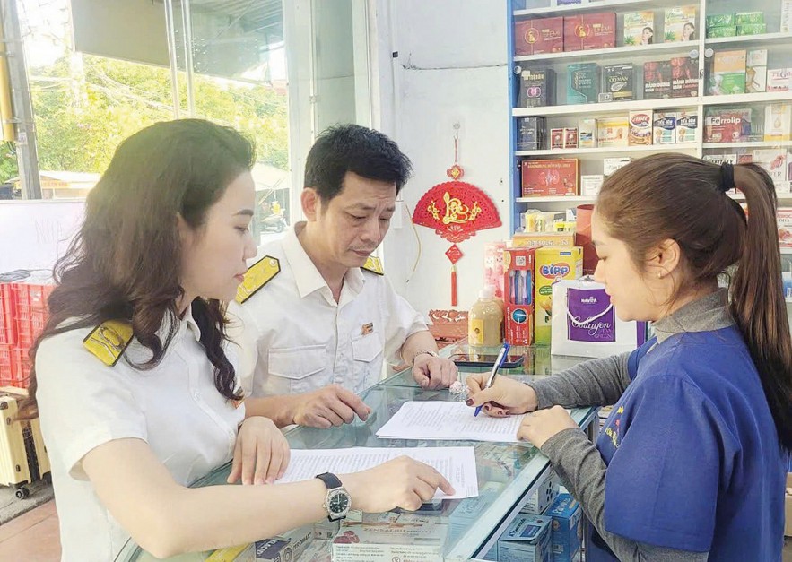 Miễn lệ phí môn bài - chính sách “khoan thư sức dân”